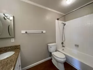 Photo #3: 223030656 Listing