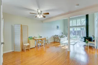 Photo #2: 223030703 Listing 