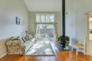 Photo #4: 223030703 Listing 