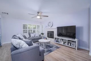 Photo #4: 223031658 Listing