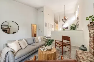 Photo #2: 223031722 Listing