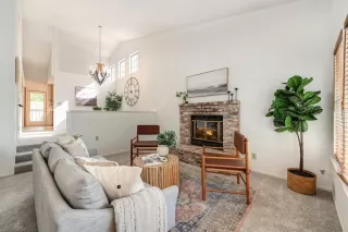 Photo #3: 223031722 Listing