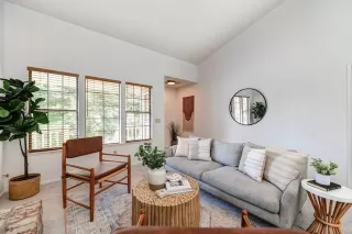 Photo #4: 223031722 Listing