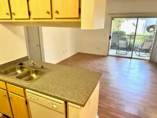 Photo #4: 223032154 Listing