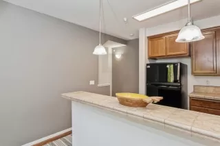 Photo #2: 223032367 Listing