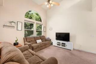 Photo #4: 223032426 Listing 