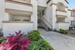 Photo #2: 223032492 Listing