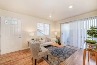 Photo #5: 223032492 Listing