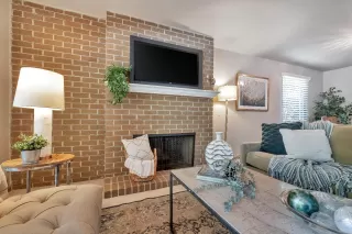 Photo #2: 223032849 Listing