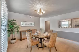 Photo #3: 223032849 Listing