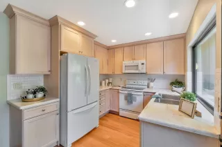 Photo #4: 223032849 Listing