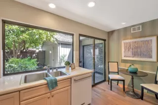 Photo #5: 223032849 Listing