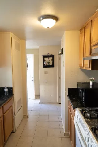 Photo #5: 223033083 Listing