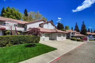 Photo #1: 223033136 Listing 