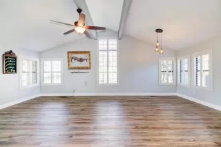 Photo #5: 223033160 Listing