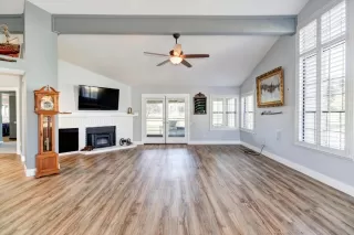 Photo #6: 223033160 Listing