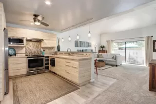 Photo #2: 223033180 Listing