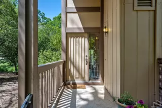 Photo #3: 223034427 Listing