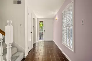 Photo #6: 223034427 Listing