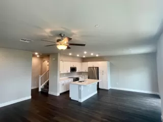 Photo #2: 223034895 Listing 