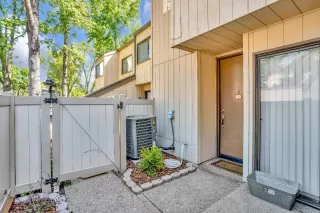 Photo #2: 223035099 Listing 