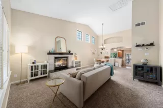 Photo #1: 223035102 Listing