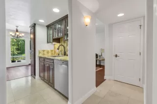 Photo #2: 223035663 Listing