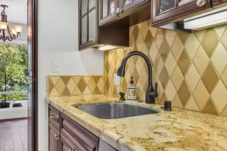 Photo #5: 223035663 Listing