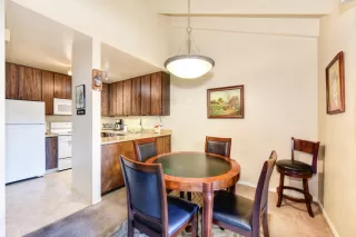 Photo #2: 223035797 Listing