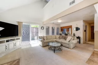 Photo #4: 223037449 Listing