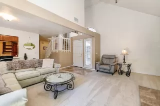 Photo #5: 223037449 Listing