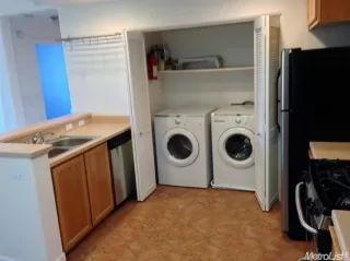 Photo #4: 223037592 Listing