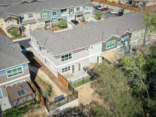 Photo #1: 223038102 Listing