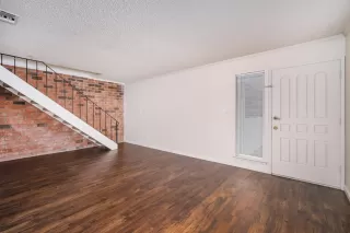 Photo #5: 223038146 Listing