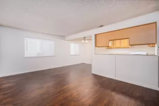 Photo #6: 223038146 Listing