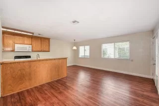 Photo #4: 223039057 Listing