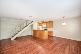 Photo #5: 223039057 Listing