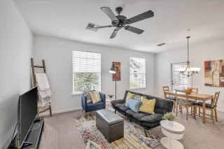 Photo #2: 223039283 Listing 