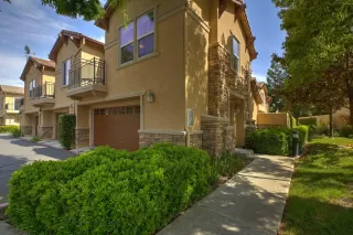 Photo #1: 223040929 Listing