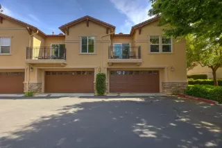 Photo #2: 223040929 Listing