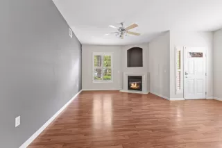 Photo #3: 223041768 Listing