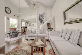 Photo #1: 223042730 Listing 