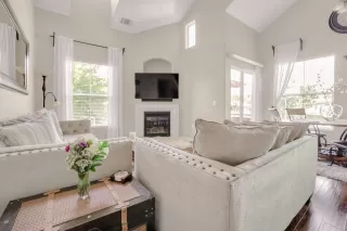 Photo #5: 223042730 Listing 