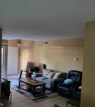 Photo #3: 223042841 Listing