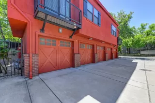 Photo #2: 223043829 Listing