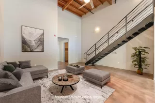 Photo #3: 223043829 Listing