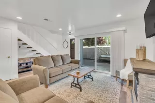 Photo #3: 223044317 Listing