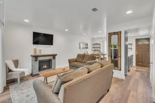 Photo #5: 223044317 Listing