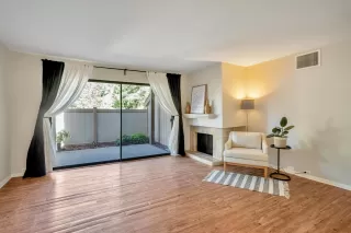 Photo #1: 223044343 Listing 