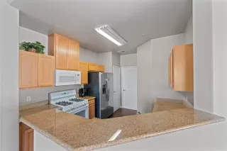 Photo #2: 223044402 Listing 